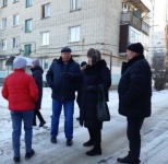 В военном городке возле ВВИМО состоялось очередное рабочее выездное совещание главы района Андрея Татаринова