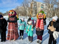 На стадионе «Новоселы» прошли зимние забавы «Новогодний Ералаш»