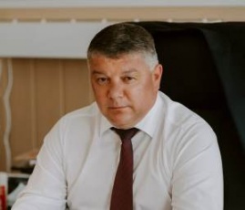 Глава района Виталий Матвеев поздравляет работников налоговых органов Глава района Виталий Матвеев поздравляет работников налоговых органов
