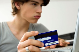 Полиция предупреждает: новая опасность - подростков заманивают в дропперы