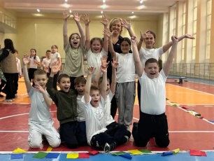 "Зарница 2.0": Молодые патриоты покоряют Вольский военный институт!