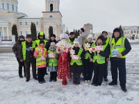 «Удачи на дорогах в Новом году!» пожелали вольские полицейские, представители Общественного совета и ЮИДовцы