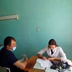 Жителей Нижнечернавского МО консультируют врачи из областного центра Жителей Нижнечернавского МО консультируют врачи из областного центра