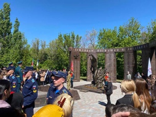 В Парке Победы на Соколовой горе г.Саратов состоялась церемония занесения имен погибших в ходе специальной военной операции на мемориал «Землякам, погибшим в локальных войнах»