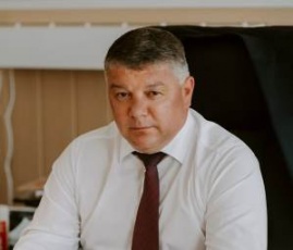 Глава Вольского района Виталий Матвеев поздравляет медиков с профессиональным праздником