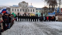 На площади X-Октября города Вольска прошел торжественный митинг, посвященный Дню Героев Отечества