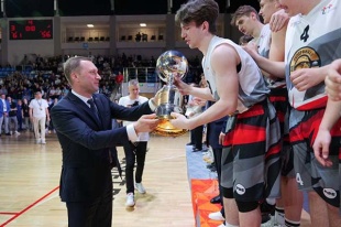 Роман Бусаргин наградил победителей и призеров Суперфинала Чемпионата школьной баскетбольной лиги