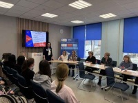 Ярмарка вакансий в Вольском районе: студенты и работодатели нашли общий язык