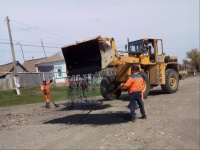 В Междуречье и Покурлее отремонтировали по четыреста квадратов внутрипоселковых дорог